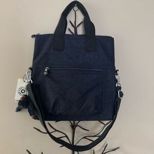 Brand new”Kipling”handbag for women.Size-W-14”x13,5”inc.Color-true blue tonal.💙